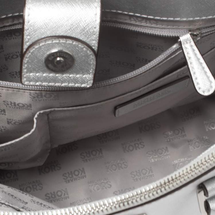 Pre Owned MICHAEL Michael Kors Metallic Silver Leather Medium Kellen Satchel