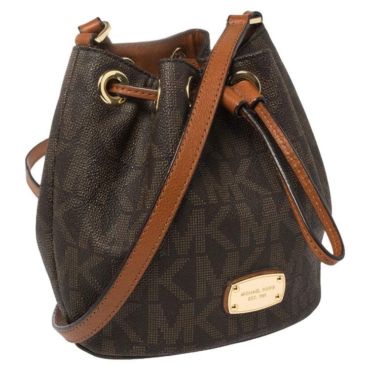 Pre Owned MICHAEL Michael Kors Brown Signature Coated Canvas Jules Bucket Bag
