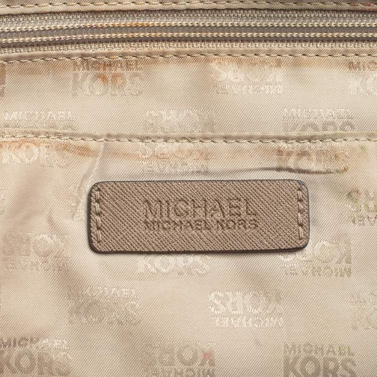 مملوكة مسبقًا MICHAEL Michael Kors Dark Beige Leather Dome Satchel