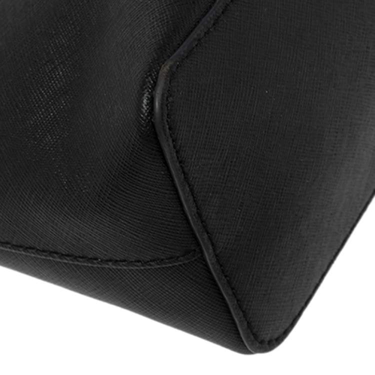 Pre Owned MICHAEL Michael Kors Black Leather Medium Cindy Dome Crossbody Bag