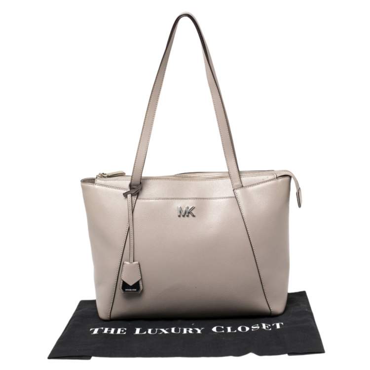 Pre Owned MICHAEL Michael Kors Grey Leather Medium Maddie Tote