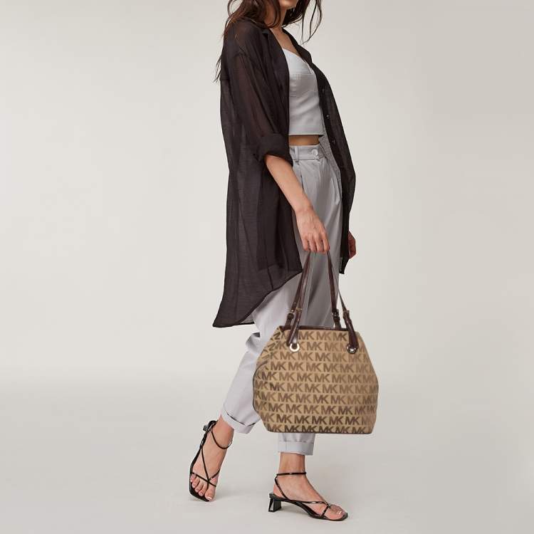 Pre Owned MICHAEL Michael Kors Beige/Brown Signature Canvas and Leather Jet Set Tote