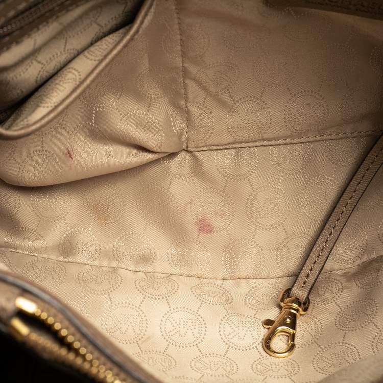 Pre Owned MICHAEL Michael Kors Beige Saffiano Leather Medium Cynthia Tote