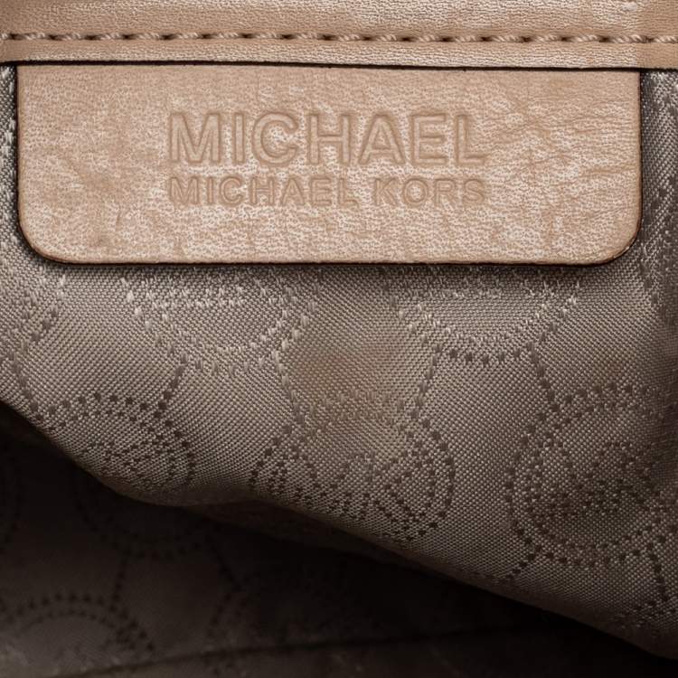 مملوكة مسبقًا MICHAEL Michael Kors White/Beige Coated Canvas And Leather Grayson Satchel