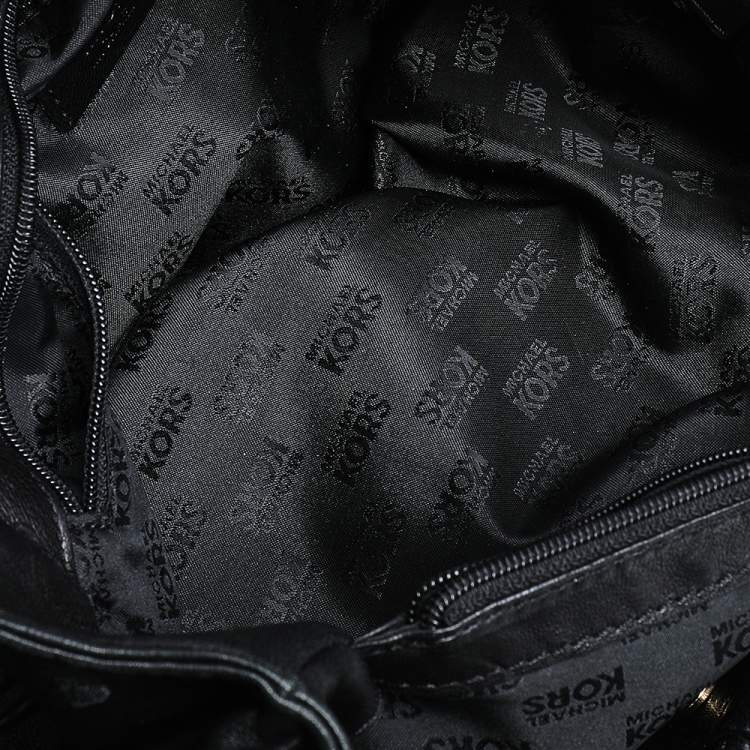 مملوكة مسبقًا MICHAEL Michael Kors Black Leather Ludlow Drawstring Shoulder Bag
