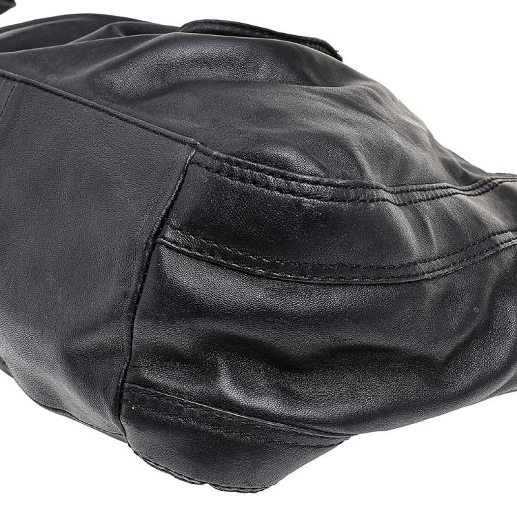 مملوكة مسبقًا MICHAEL Michael Kors Black Leather Ludlow Drawstring Shoulder Bag