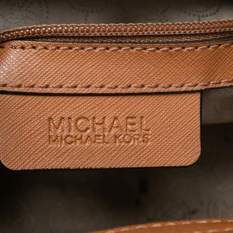 مملوكة مسبقًا MICHAEL Michael Kors Tan Leather Small Selma Crossbody Bag