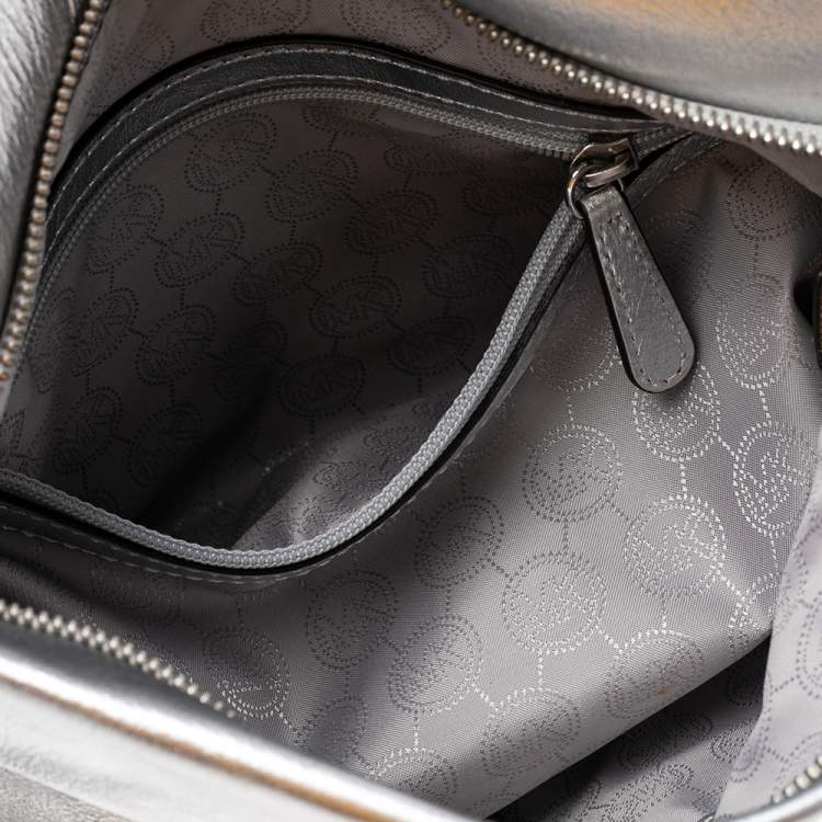Pre Owned MICHAEL Michael Kors Metallic Silver Leather Daria Fold Over Clutch