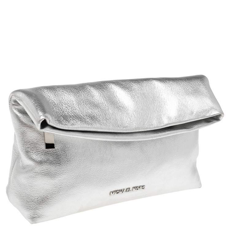 Pre Owned MICHAEL Michael Kors Metallic Silver Leather Daria Fold Over Clutch