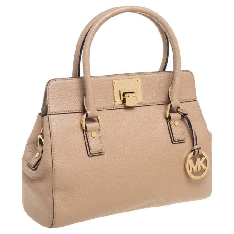 مملوكة مسبقًا MICHAEL Michael Kors Beige Leather Astrid Satchel