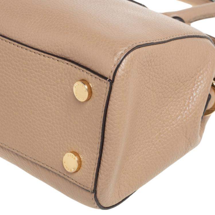 مملوكة مسبقًا MICHAEL Michael Kors Beige Leather Astrid Satchel
