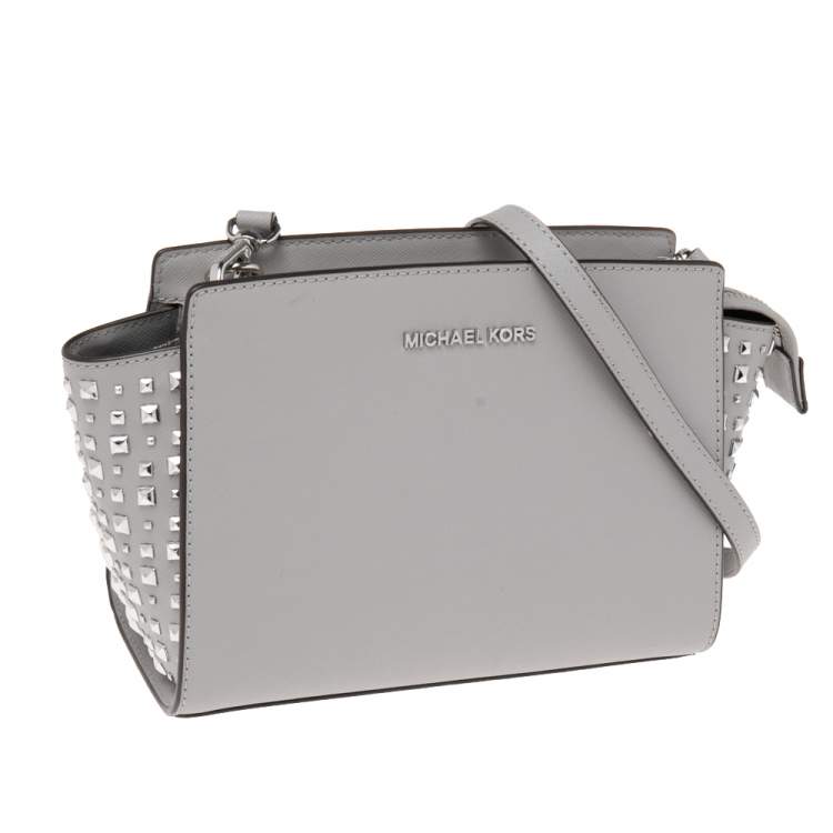 مملوكة مسبقًا MICHAEL Michael Kors Grey Leather Studded Small Selma Crossbody Bag