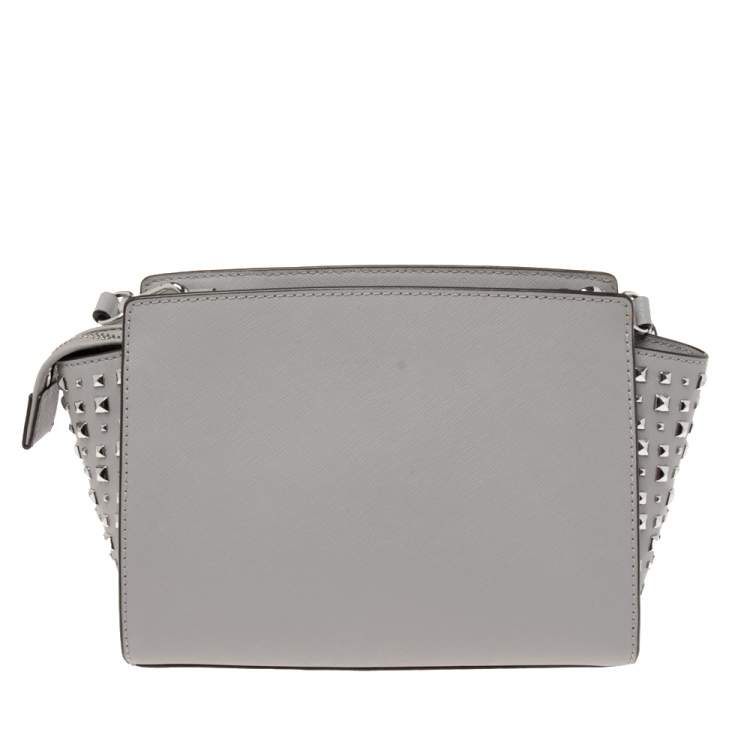 مملوكة مسبقًا MICHAEL Michael Kors Grey Leather Studded Small Selma Crossbody Bag