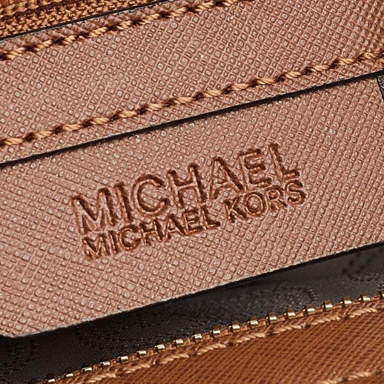 مملوكة مسبقًا MICHAEL Michael Kors Brown Saffiano Leather Small Selma Crossbody Bag