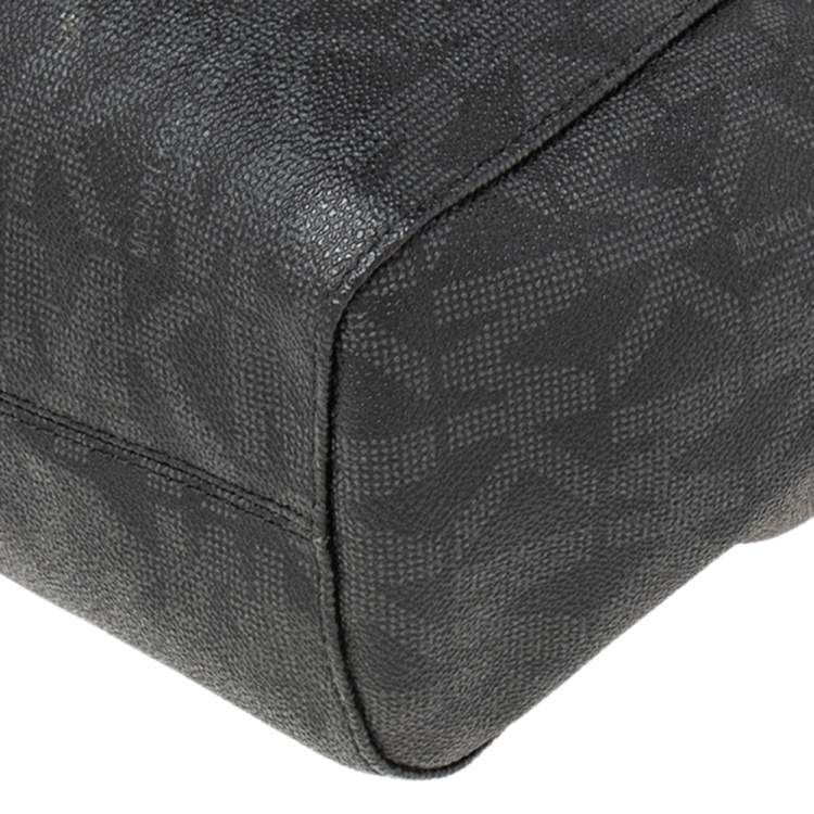 Pre Owned MICHALE Michael Kors Black Signature Coated Canvas Jet Set Travel Chain Tote