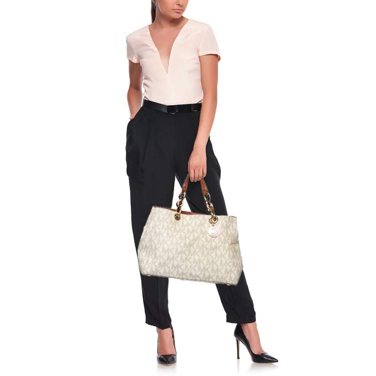 Pre Owned MICHAEL Michael Kors Off White Signature Coated Canvas Chain Tote