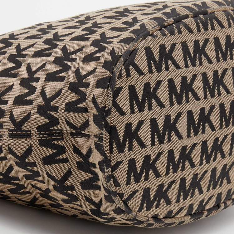 Pre Owned MICHAEL Michael Kors Beige/Black Signature Canvas and Leather Jet Set Tote