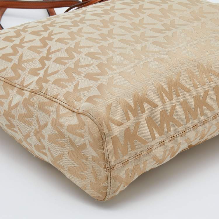 Pre Owned MICHAEL Michael Kors Beige/Brown Signature Canvas And Leather Jet Set Tote