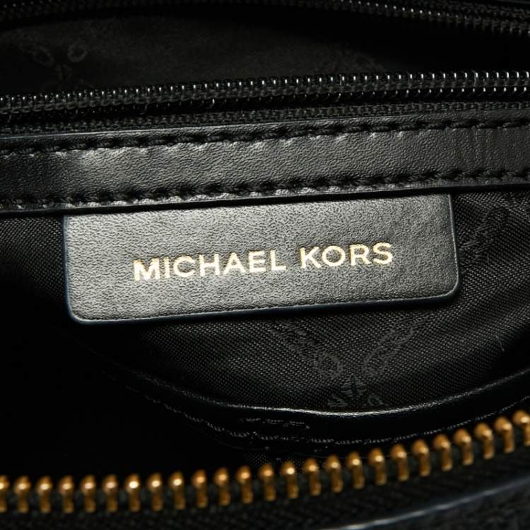 Pre Owned Michael Kors Black Grained Leather Aria Hobo