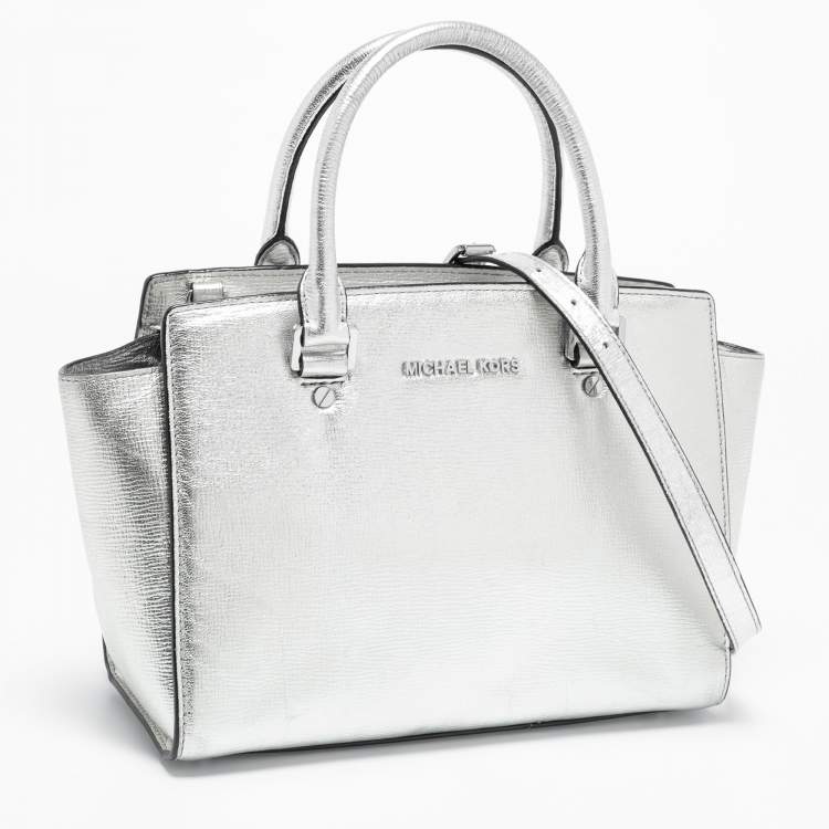 Pre Owned MICHAEL Michael Kors Metallic Silver Leather Medium Selma Tote