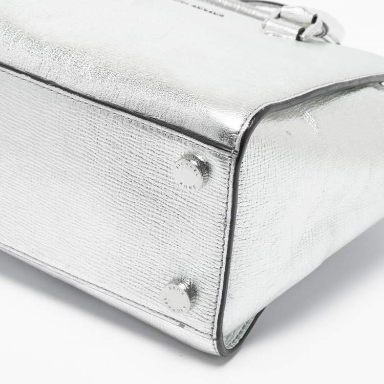 Pre Owned MICHAEL Michael Kors Metallic Silver Leather Medium Selma Tote