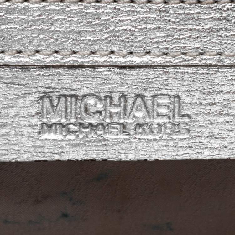 Pre Owned MICHAEL Michael Kors Metallic Silver Leather Medium Selma Tote