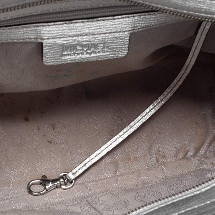 Pre Owned MICHAEL Michael Kors Metallic Silver Leather Medium Selma Tote