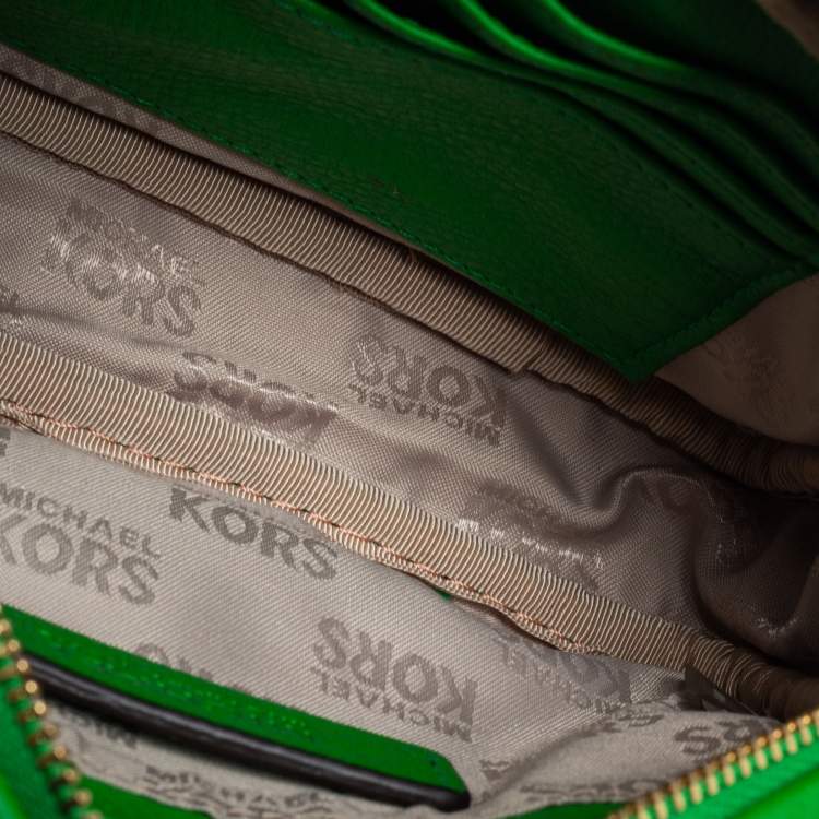 Pre Owned MICHAEL Michael Kors Green Leather Ginny Camera Crossbody Bag
