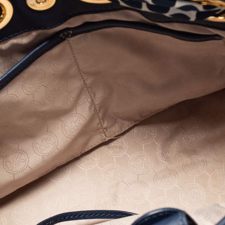 مملوكة مسبقًا MICHAEL Michael Kors Navy Blue Saffiano Leather Jet Set Scarf Tote