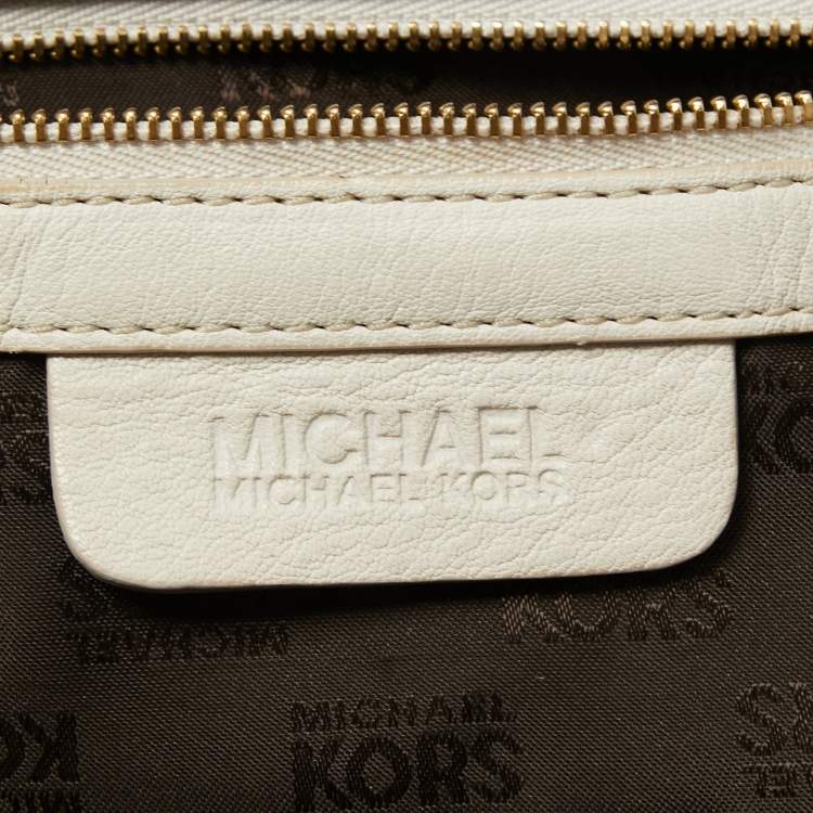 Pre Owned MICHAEL Michael Kors Beige/Off White Signature Canvas Front Pocket Tote