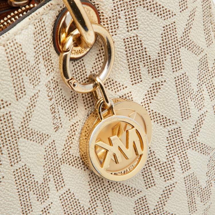 Pre Owned MICHAEL Michael Kors Vanilla/Brown Signature Coated Canvas Medium Cynthia Tote