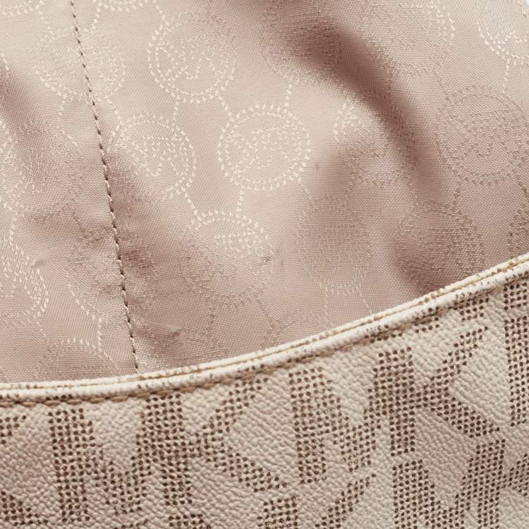 Pre Owned MICHAEL Michael Kors Off White/Beige Signature Coated Canvas Crossbody Bag