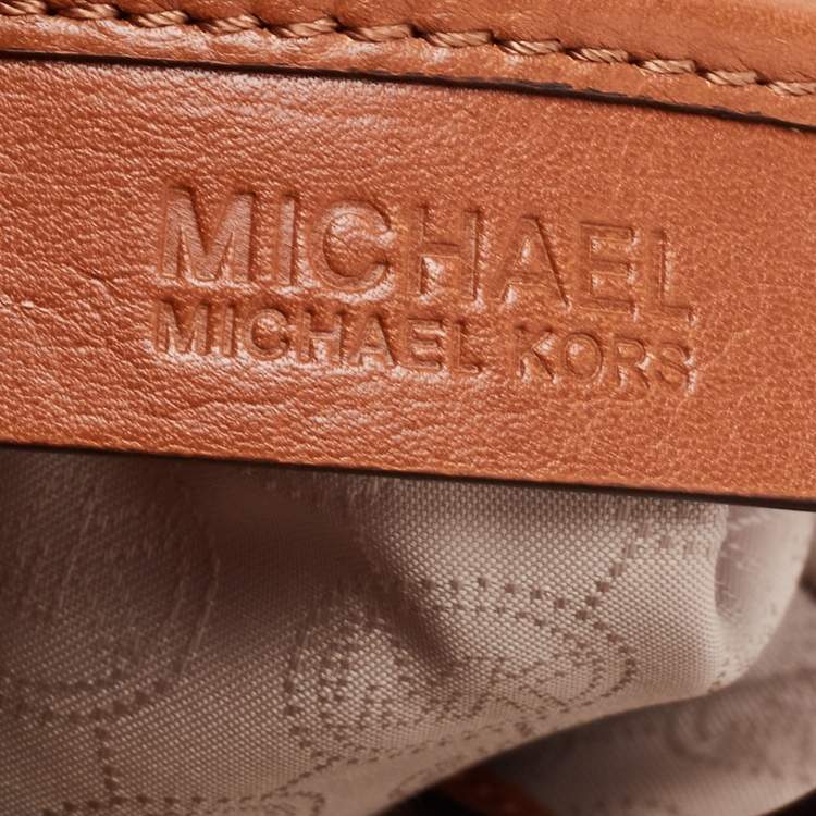 Pre Owned MICHAEL Michael Kors Off White Signature Coated Canvas Cynthia Tote