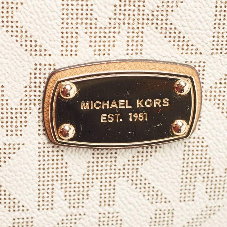 Pre Owned MICHAEL Michael Kors Off-White Signature Coated Canvas Cindy Dome Satchel