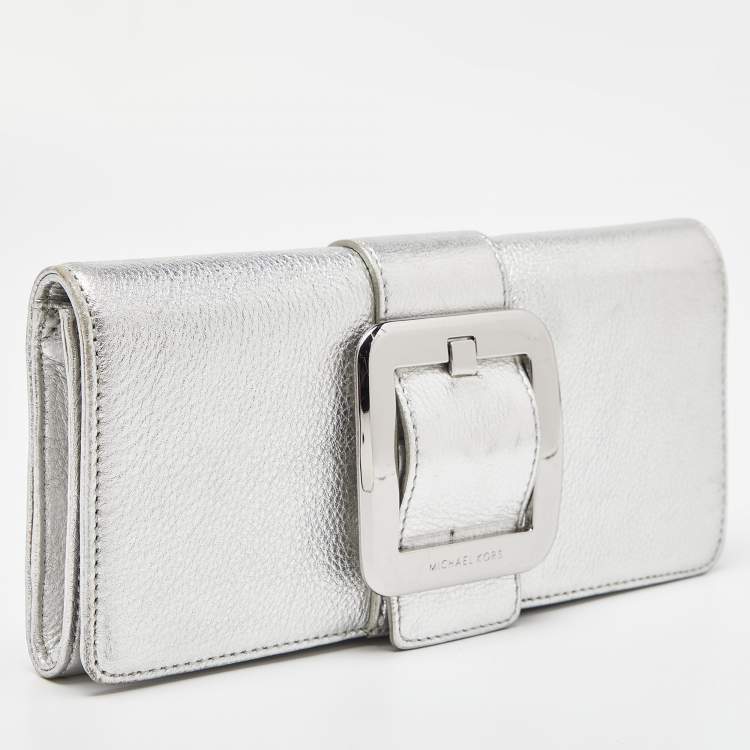 Pre Owned MICHAEL Michael Kors Silver Leather Buckle Detail Clutch