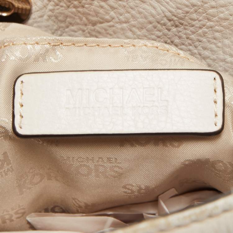 Pre Owned MICHAEL Michael Kors Off White Leather Charm Shoulder Bag