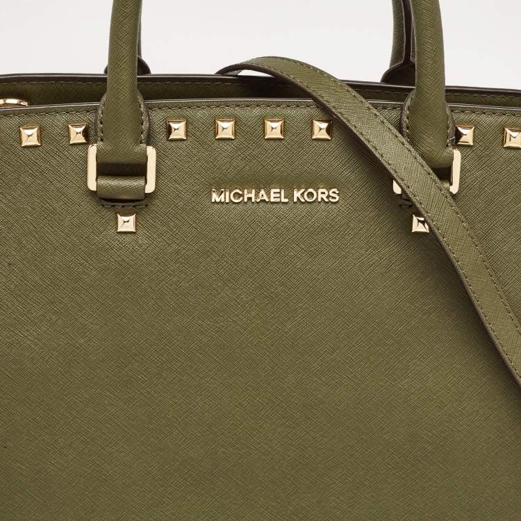 مملوكة مسبقًا Michael Kors Green Studded Leather Large Selma Satchel