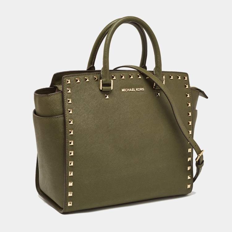 مملوكة مسبقًا Michael Kors Green Studded Leather Large Selma Satchel