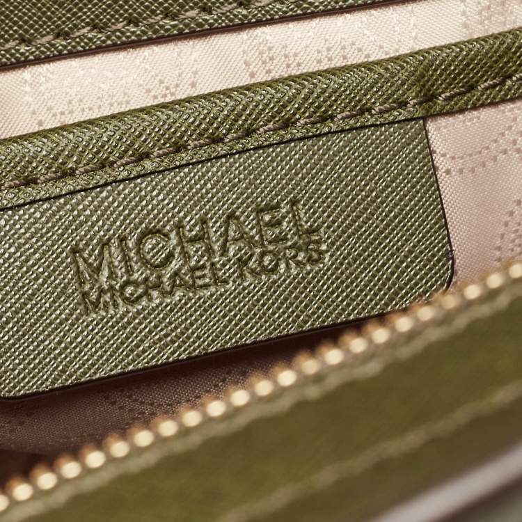مملوكة مسبقًا Michael Kors Green Studded Leather Large Selma Satchel