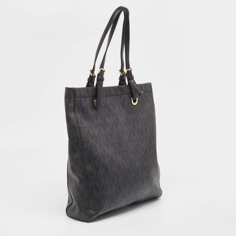 Pre Owned MICHAEL Michael Kors Black Signature Coated Canvas Tote