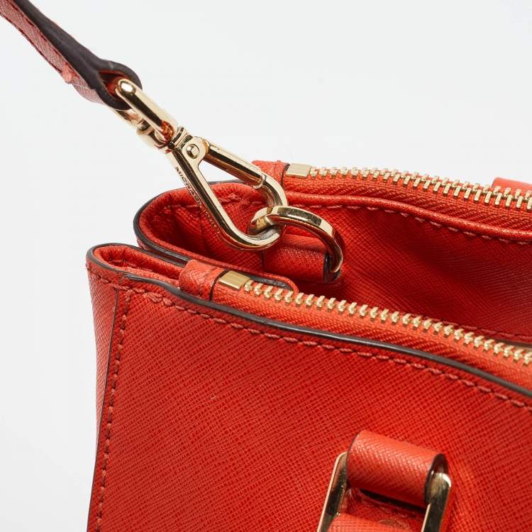 Pre Owned Michael Michael Kors Red Leather Small Sutton Tote