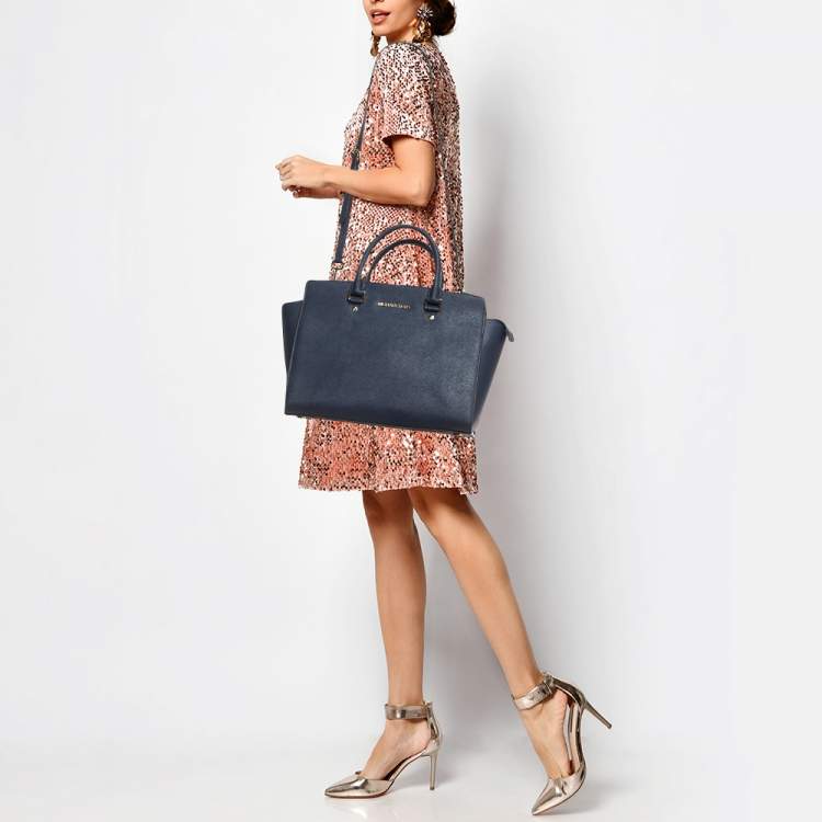Pre Owned MICHAEL Michael Kors Dark Blue Leather Large Selma Satchel