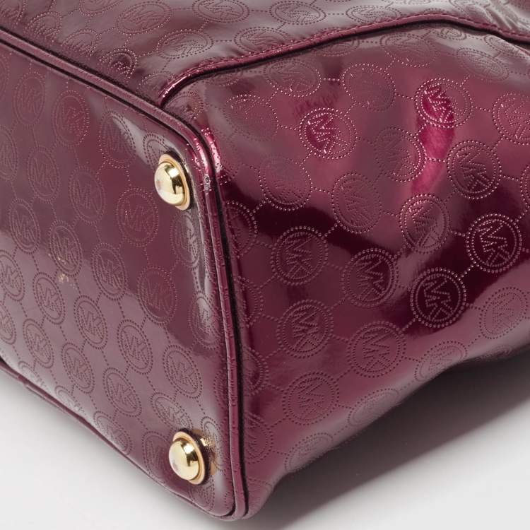 Pre Owned MICHAEL Michael Kors Burgundy Signature Patent and Leather Middle Zip Tote