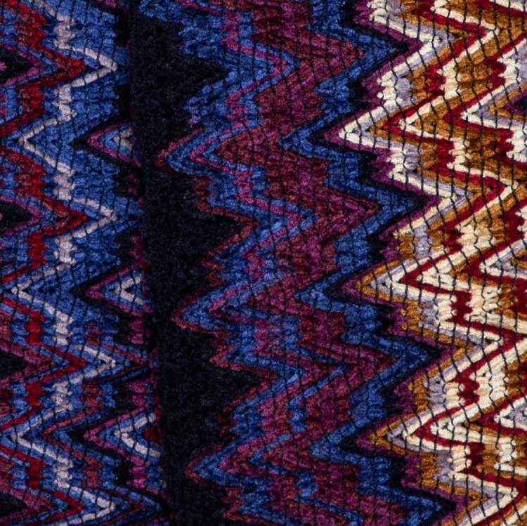 مملوكة مسبقًا Missoni Multicolor Zig Zag Knit Fringed Scarf