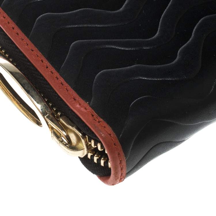 Pre Owned Missoni Black Zigzag Embossed Leather Zip Around Continental Wallet