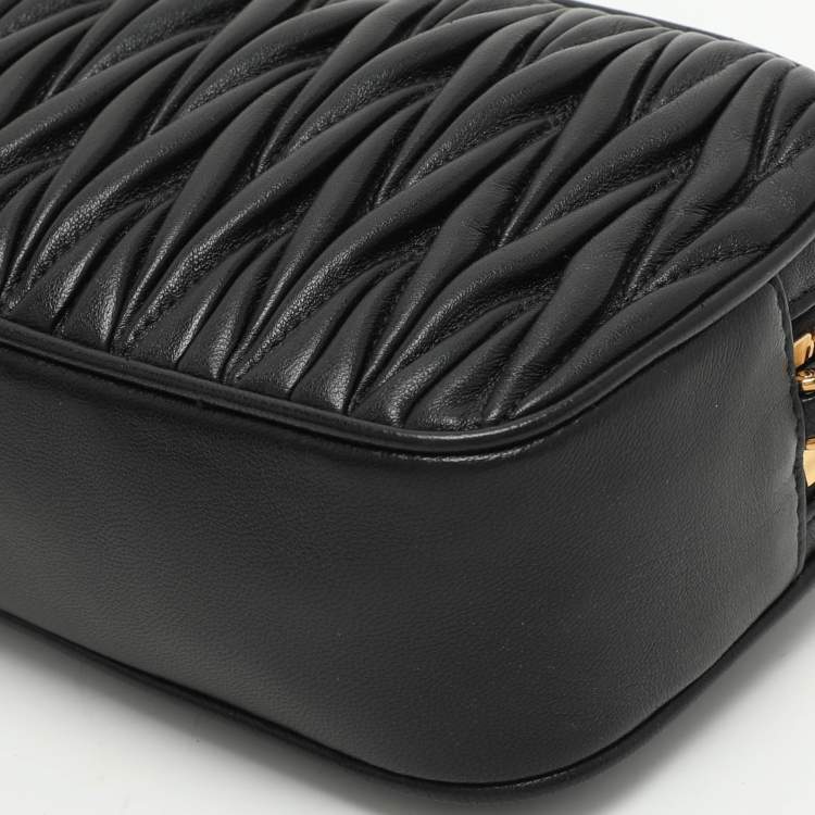 Pre Owned Miu Miu Black Matelasse Leather Zip Crossbody Bag