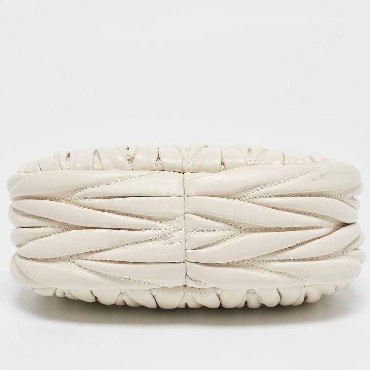 Pre Owned Miu Miu White Matelassé Leather Small Wander Hobo