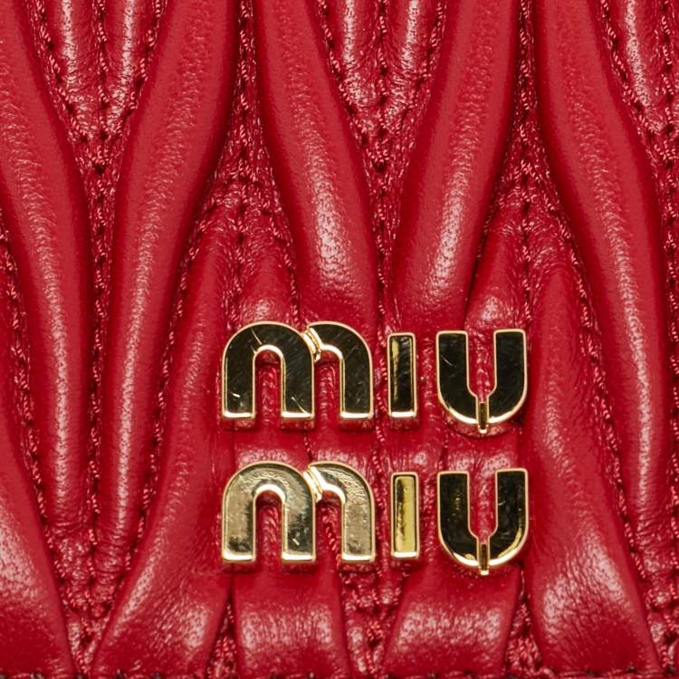 Pre Owned Miu Miu Red Matelassé Leather Wristlet Compact Wallet