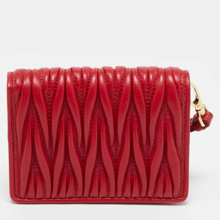 Pre Owned Miu Miu Red Matelassé Leather Wristlet Compact Wallet