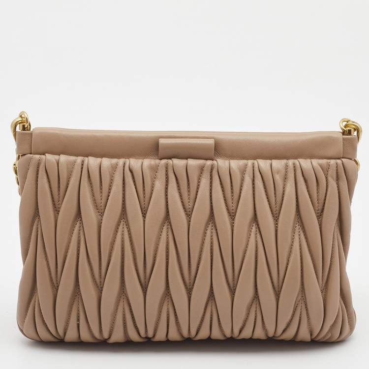 مملوكة مسبقًا Miu Miu Beige Matelassé Leather Shoulder Bag